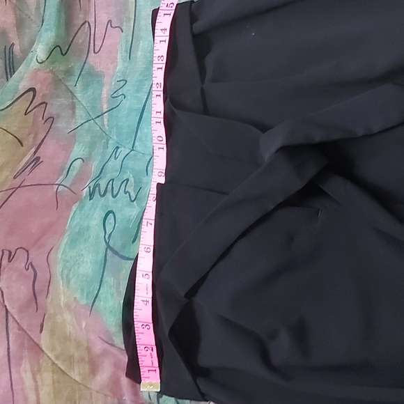 Vero Moda slim leg pants. Size 38 European or dize 10 US - Picture 6 of 8